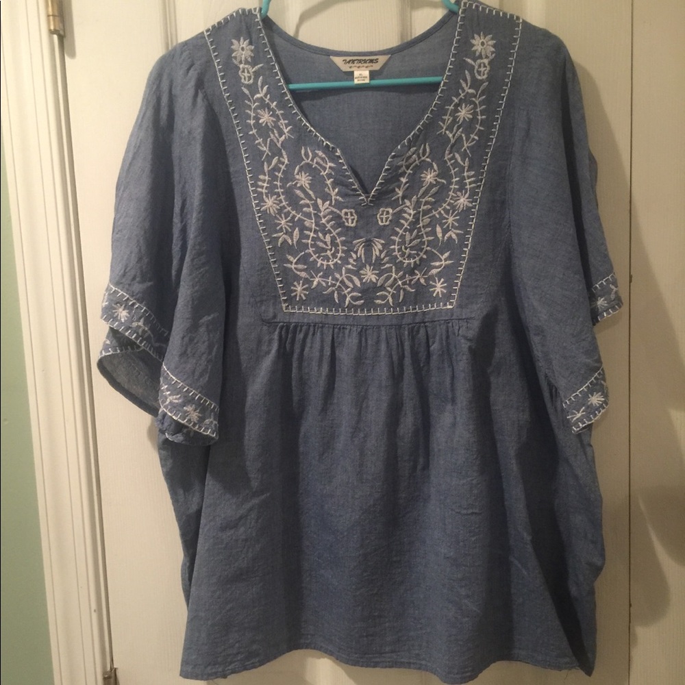 Tantrums denim blue XL embroidered top